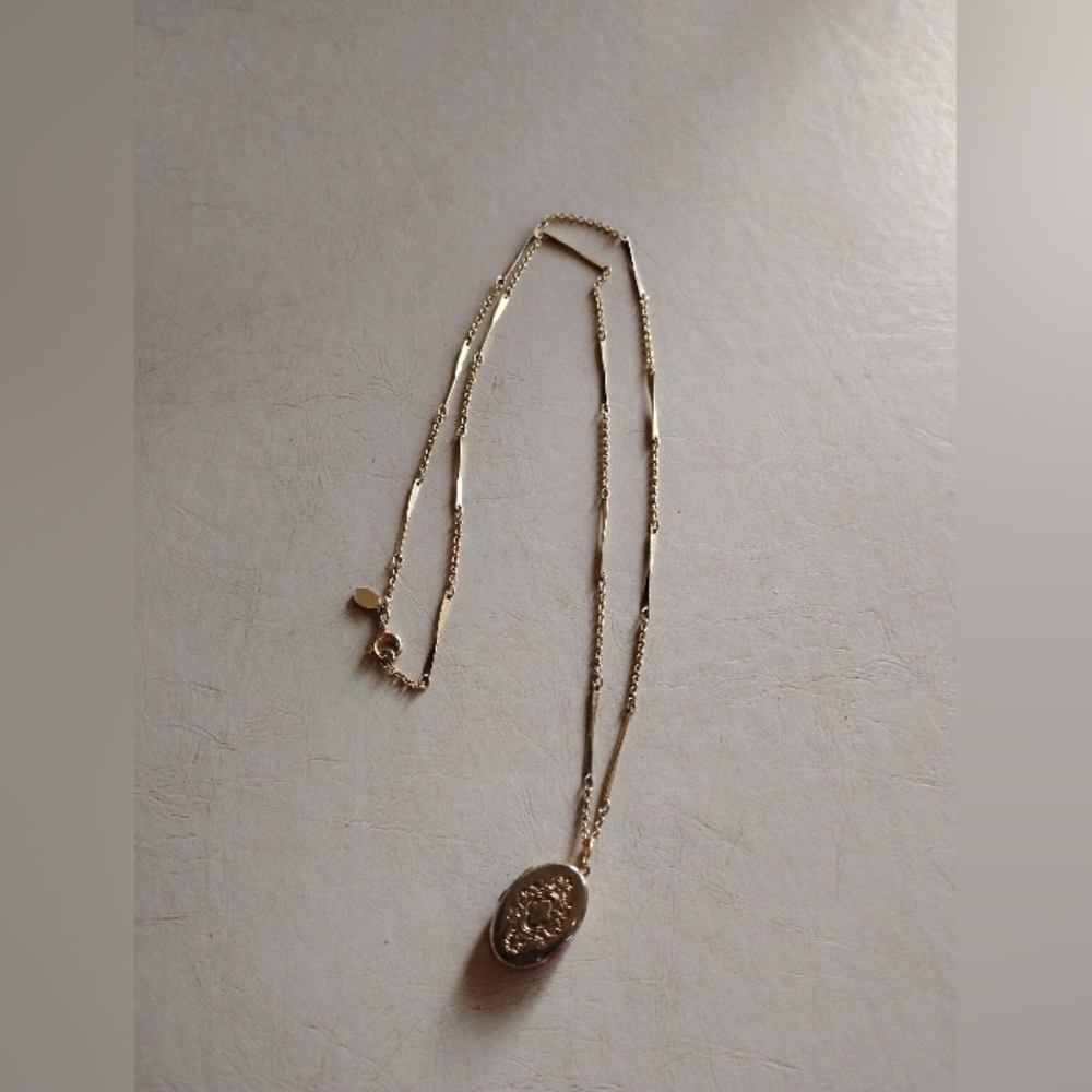 Gold Pendant For Carrying Images Of Loved Ones Necklace AVON